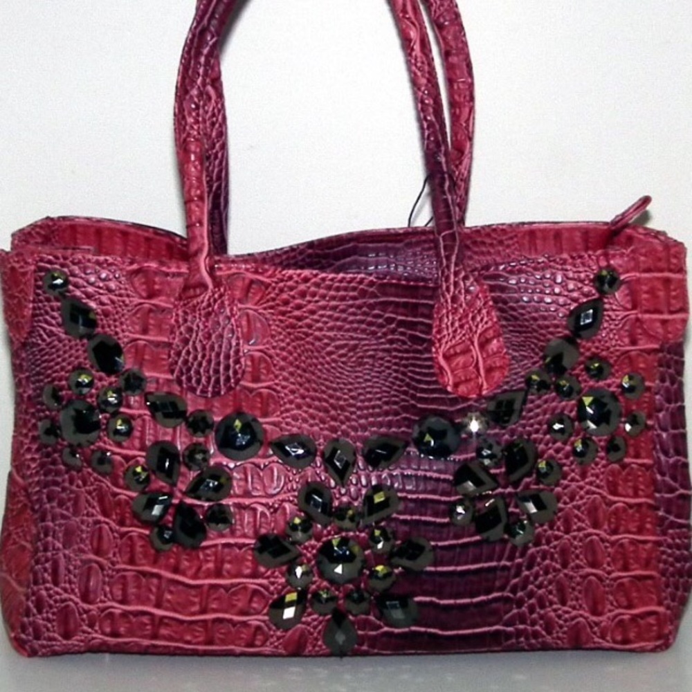 Handbag pink crocodile print